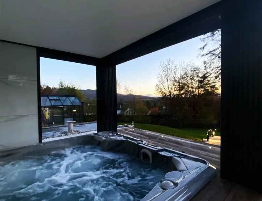 Contemporary hot tub shelter